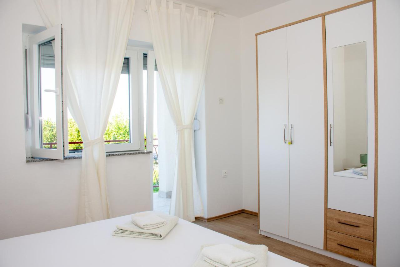 Tomic Apartment โนวีวีโนดอลสกี ภายนอก รูปภาพ